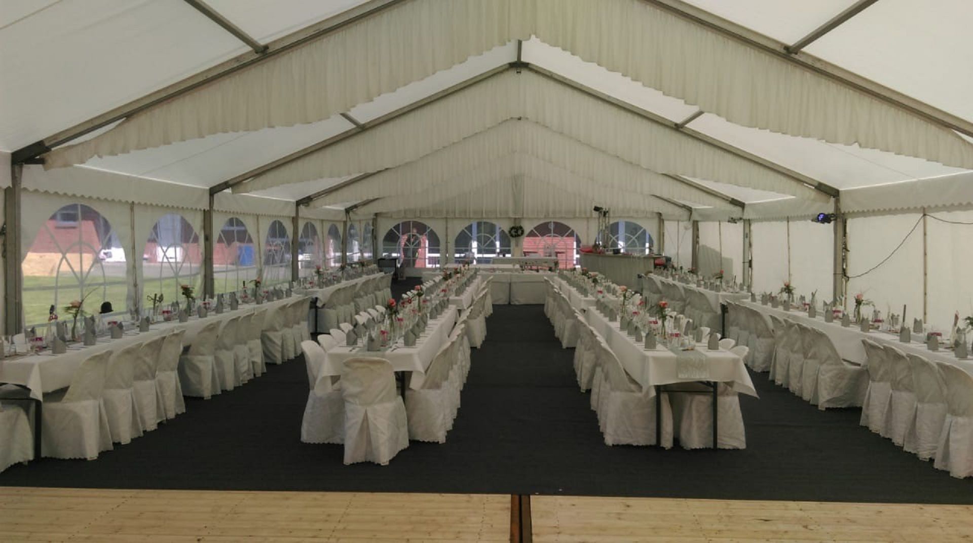 Partyzelt mit Fenster