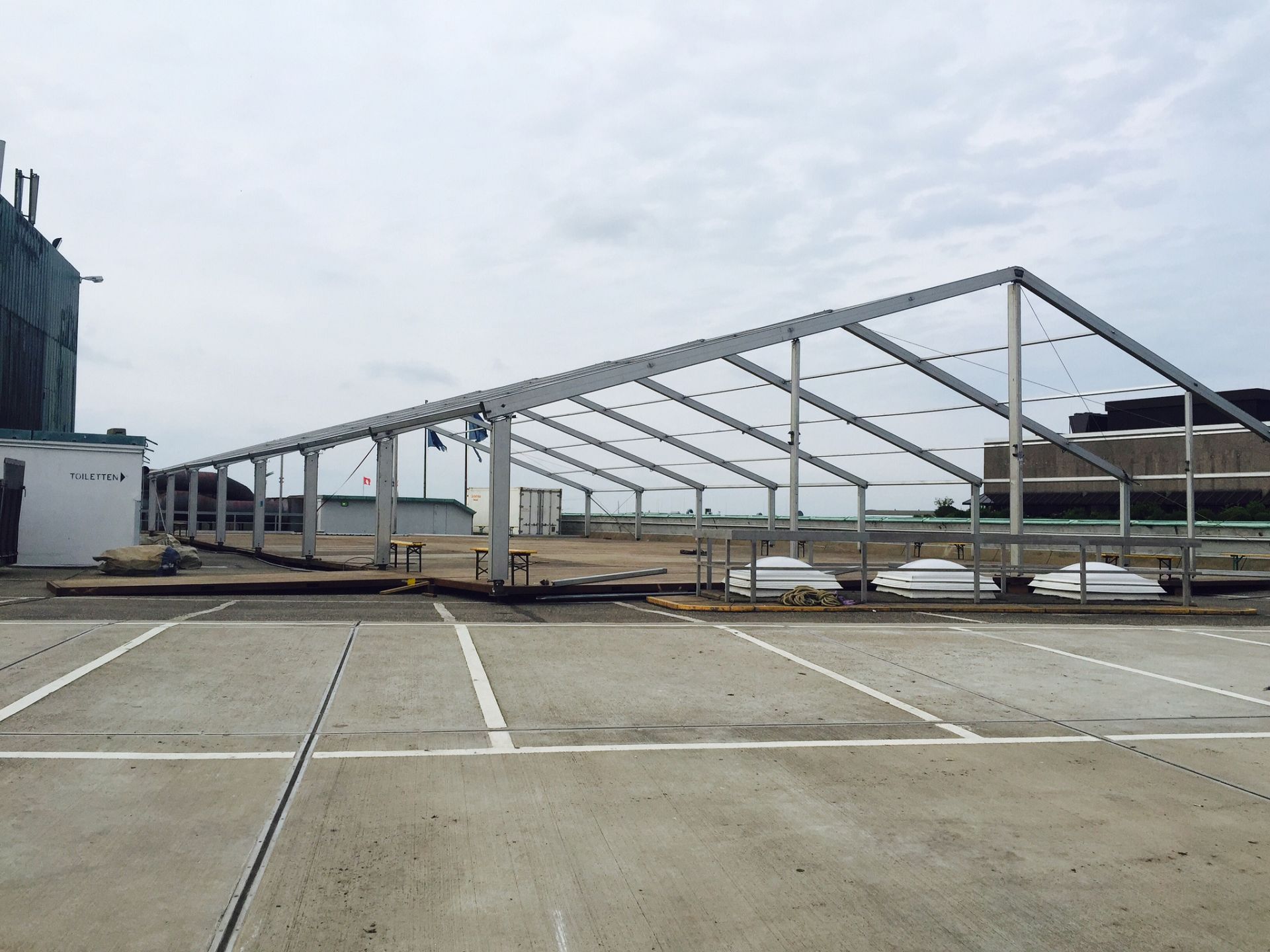 kleines Zelt für eine Ausstellung 